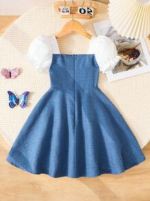 SHEIN Elladie kids 女童蓝色连衣裙，饰有3D珍珠花朵，白色泡泡袖，收腰设计，优雅时尚，休闲可爱，适合度假、派对等场合。 - 藍色 - 查看 3