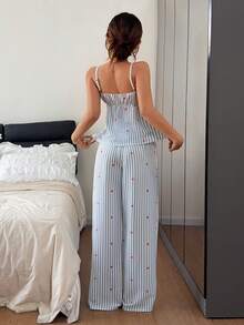 Dream Adore Bộ đồ ngủ nữ áo hai dây & quần ống đứng họa tiết sọc trái tim ngọt ngào, trang trí nơ và cúc - Nhiều màu - Xem 2