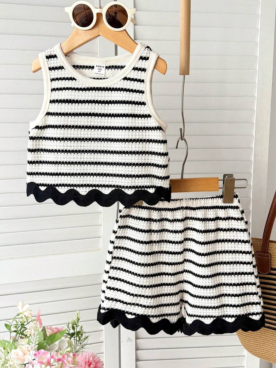 Young Girl Knitted Waffle Black And White Contrast Stripe Crew Neck Top And Woven Shorts 2pcs Set - Multicolor - View 1