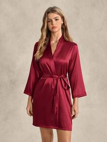 EverLounge Bata de satén con cinturón, cuello y puños de contraste, para descansar con estilo - Burdeos - Ver 3