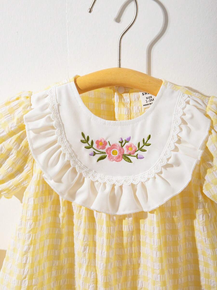 SHEIN Newborn Baby Girl Summer Versatile Simple Cute Round Neck Floral Embroidered Puff Sleeve Pale Yellow Plaid Dress Suitable For Outings And Parties