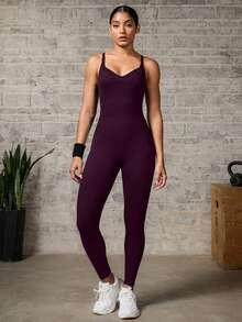 Easithlete Easithlete Jumpsuit Olahraga Wanita Minimalis Warna Polos Tanpa Punggung dengan Model Camisole yang Pas di Badan - Red Violet - View 4