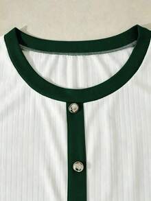 GlowEve CURVE Setelan 2 Potong Kasual Sehari-hari untuk Wanita Ukuran Plus dengan Atasan Lengan Pendek Leher Bulat dan Celana Panjang Motif Blok Warna - Hijau - View 4