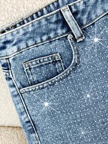 Comfortcana Celana Pendek Denim Kasual Modis Wanita dengan Hiasan Rhinestone dan Saku - Light Wash - View 3