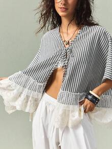 SoleilVie Blouse vintage à rayures grises et blanches en coton avec dentelle contrastée | Style français décontracté et doux, tissu en coton adapté aux sorties quotidiennes et aux rendez-vous, col V avec cordon de serrage + ourlet à double couche en dentelle, décontractée et élégante, chemise de vacances, chemise d'île, tenue d'été - Gris - Voir 5