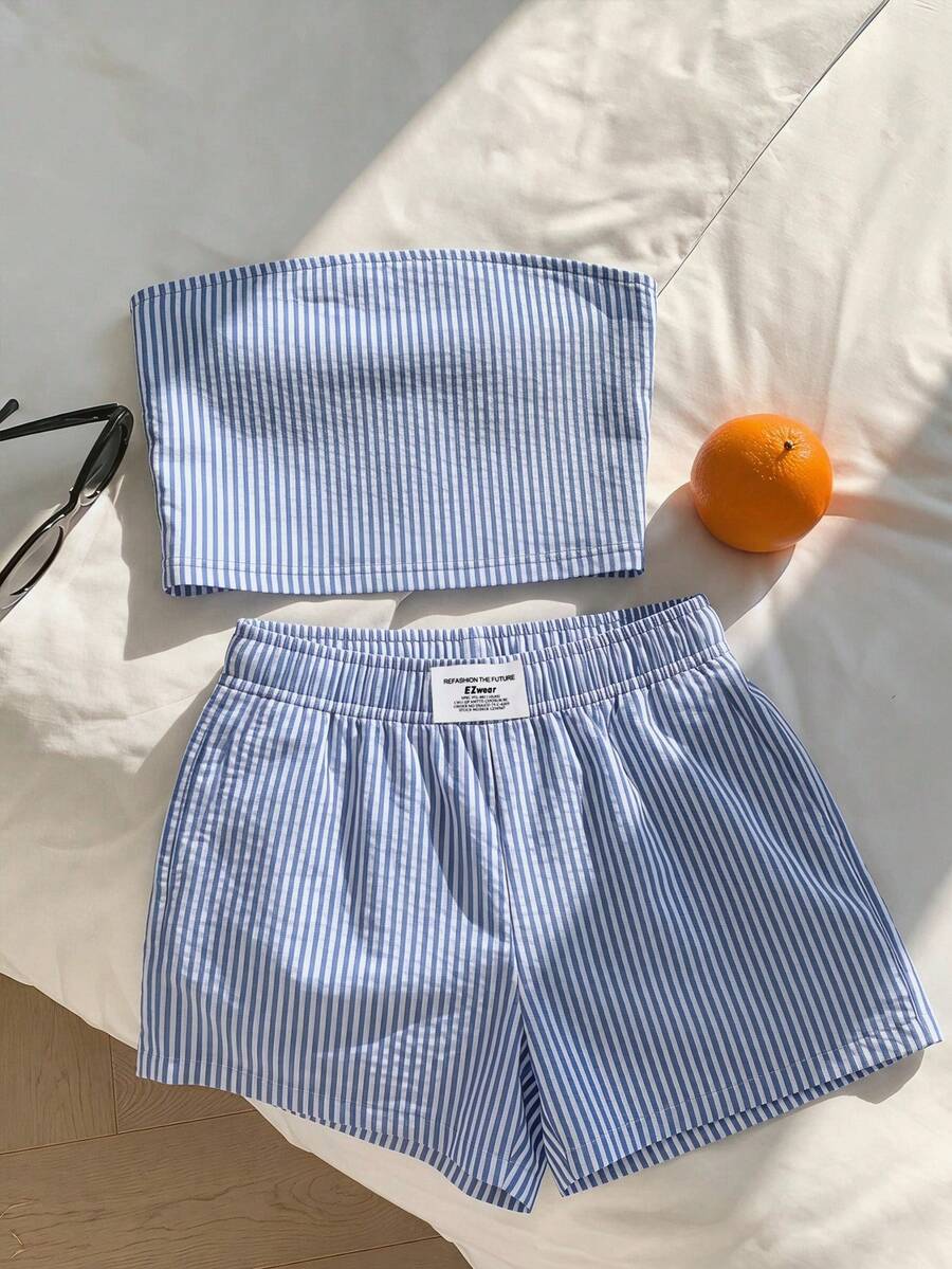 SHEIN EZwear 休闲简约复古优雅通勤百搭暖蓝白条纹印花图案,女士通勤装、沙滩装、度假装、夏季装,抹胸上衣和短裤两件套 - 彩色 - 查看 1