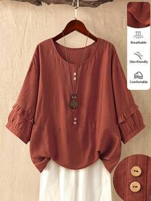 SHEIN LUNE CURVE 大尺碼女款春夏季圓領荷葉邊飾休閒七分袖襯衫，寬鬆舒適天然亞麻感柔軟面料，木鈕扣裝飾，百搭西式鄉村度假風上衣 - 紅木色 - 查看 1
