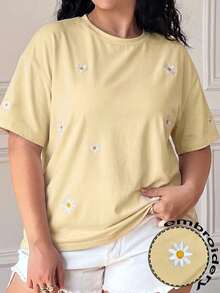Solflare Plus Size Blue Daisy Embroidered Short Sleeve T-Shirt, Casual Spring/Summer Clothes - Pale Yellow - View 5