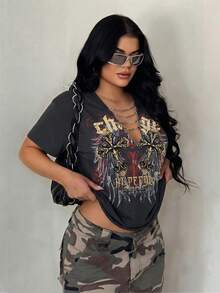 SHEIN SXY Dark Green Edgy Graphic Print Chain V-Neck T-Shirt For Women Y2K 90s Cowboy Goth Grunge Inspired Short Sleeve Casual Top Holiday Summer Concert - Dark Grey - View 1