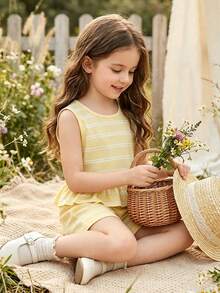 SHEIN Elladie kids 女童條紋針織無袖上衣短褲2件套，夏季家庭度假度假風黃色荷葉邊休閒校服套裝 - 黃色 - 查看 7