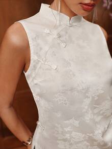 EastFlair Women's Summer Elegant Chinese Style Jacquard Frog Button Sleeveless Blouse - White - View 5