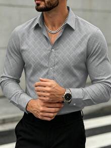 Manfinity Mode 男士时尚休闲商务通勤立领纯色长袖衬衫，男士正装衬衫，男士纯色衬衫。适合日常穿着、通勤上班、外出、聚会，可搭配西裤或西装出席派对、婚礼、蜜月等场合。可作为礼物送给儿子、丈夫、男友、父亲。秋季男士时尚正装衬衫，商务休闲男士衬衫，男士奢华衬衫，男士白色图案正装衬衫，男士优雅衬衫。 - 淺灰色 - 查看 3