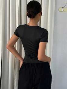 DAZY 女款夏季極簡百搭時尚素色修身短袖T恤 - 黑色 - 查看 3