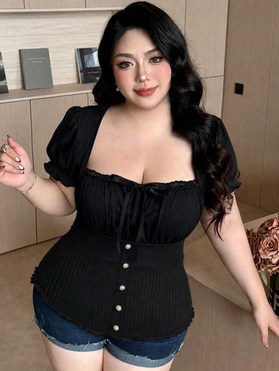 Vibekara 加大码方领荷叶边蕾丝拼接条纹优雅复古可爱休闲度假女式T恤 - 黑色 - 查看 1