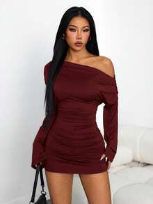 SHEIN PETITE 女款時尚性感素色不對稱領口迷你洋裝 - 酒紅色 - 查看 3