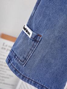 SHEIN Pantalones cortos vaqueros azules holgados y sueltos con parches y bolsillos laterales, estilo retro casual para niños, ropa de primavera y verano para el descanso de primavera - Azul lavado oscuro - Ver 6