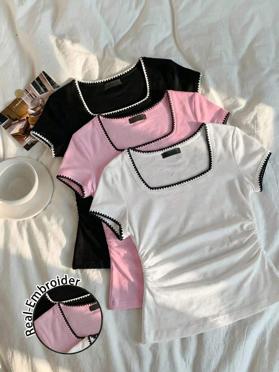 SHEIN EZwear 3件組女款休閒極簡方領舒適對比色貝殼圖案刺繡T恤,時尚百搭,適合外出、街頭風、搭配與度假 - 彩色 - 查看 1
