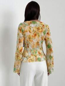 Firerie Blus Chiffon Wanita dengan Ruffle dan Tali Pengikat di Depan, Lengan Lonceng, dan Motif Bunga - Kuning - View 2