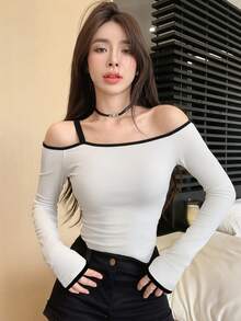 DAZY Women's Off-Shoulder Tight T-Shirt - White - View 5