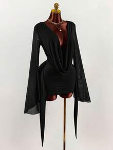 Amplova Gaun Mini Bodycon Nuansa Romantis untuk Liburan, Warna-warna Alami, Kerah Berpotongan Rendah, Lengan Mengembang - Hitam - View 4