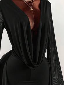 Amplova Gaun Mini Bodycon Nuansa Romantis untuk Liburan, Warna-warna Alami, Kerah Berpotongan Rendah, Lengan Mengembang - Hitam - View 5