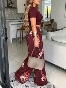 Selianne Setelan 2 Potong Wanita Kasual Musim Panas Warna Polos, Terdiri dari Kaos Pendek dan Celana Motif Bunga - Burgundy - View 6