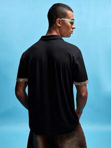 Manfinity LEGND Camisa Polo Casual de Manga Curta com Estampa de Leopardo e Patchwork para Homens - Multicolorido - Visão 2