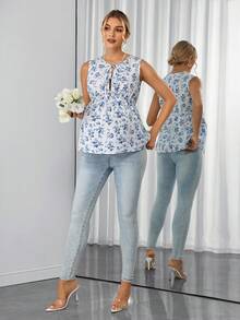 SHEIN Top de tirantes de maternidad cómodo, con cuello redondo, cordón ajustable y dobladillo con volantes, versátil y elegante de moda - Azul y blanco - Ver 7