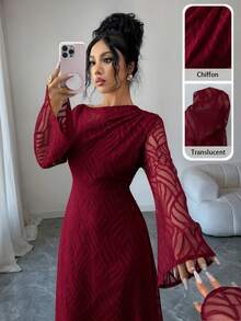 Modelyn Gaun Musim Semi/Gugur Elegan Gaya Liburan Elegan Warna Polos Kain Bertekstur Lengan Mengembang dengan Ikat Pinggang - Burgundy - View 4