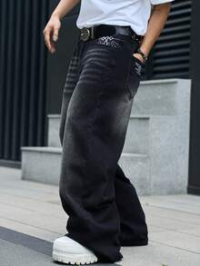 Manfinity EMRG Men's Street Style Casual Monkey Embroidery Black Jeans - Black - View 6
