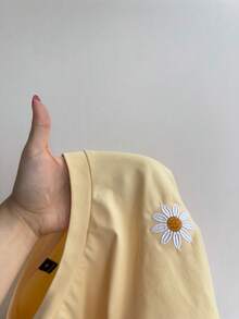 Solflare Plus Size Blue Daisy Embroidered Short Sleeve T-Shirt, Casual Spring/Summer Clothes - Pale Yellow - View 6