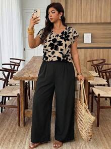 SHEIN CURVE+ Plus Size Women Floral Print V-Neck Blouse And Wide Leg Pants Casual 2 Piece Set - White - View 3