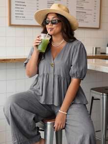Enliva Conjunto de dos piezas para mujer talla grande con mangas abullonadas con volantes, top con cuello en V y pantalones con cintura elástica, para Body tipo manzana y redondeado - Gris - Ver 8