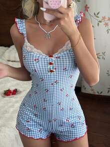 CottageSlumber Đồ ngủ jumpsuit ôm sát họa tiết kẻ caro ngọt ngào in quả anh đào phối ren - Màu xanh lam - Xem 3