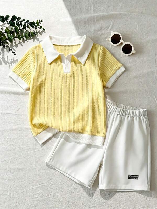 Bộ 2 món áo polo ngắn tay sọc họa tiết retro mùa hè + quần short thường ngày cho bé trai, phù hợp đi chơi hàng ngày, đi mẫu giáo, du lịch gia đình và nhiều dịp khác