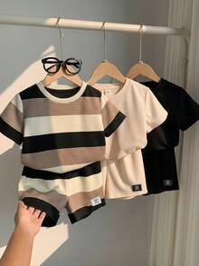 SHEIN 6件套儿童夏季服装套装，男婴舒适休闲圆领短袖T恤，条纹T恤，装饰短裤2件套，高性价比多件套，适合户外玩耍、街头摄影、派对、居家休闲等场合。 - 彩色 - 查看 6