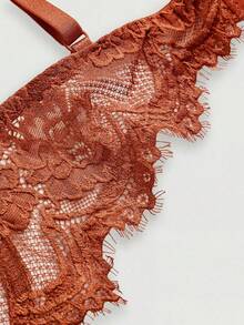 ROMWE Goth Eyelash Floral Lace Underwire Triangle Cup Bra - Champagne - View 4