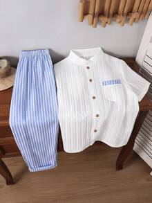 SHEIN 男童(大童)休閒學院風百搭簡約白色短袖襯衫與休閒長褲2件套，夏季套裝，優雅穿搭，適合外出、度假、觀光、拍照，2026春/夏季新款時尚 - 藍白色 - 查看 4