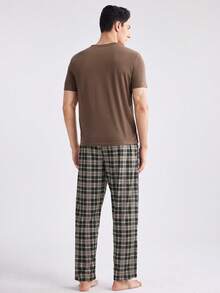 SHEIN Provexi 男士素色短袖上衣與格紋長褲睡衣套裝 - 咖啡棕 - 查看 2