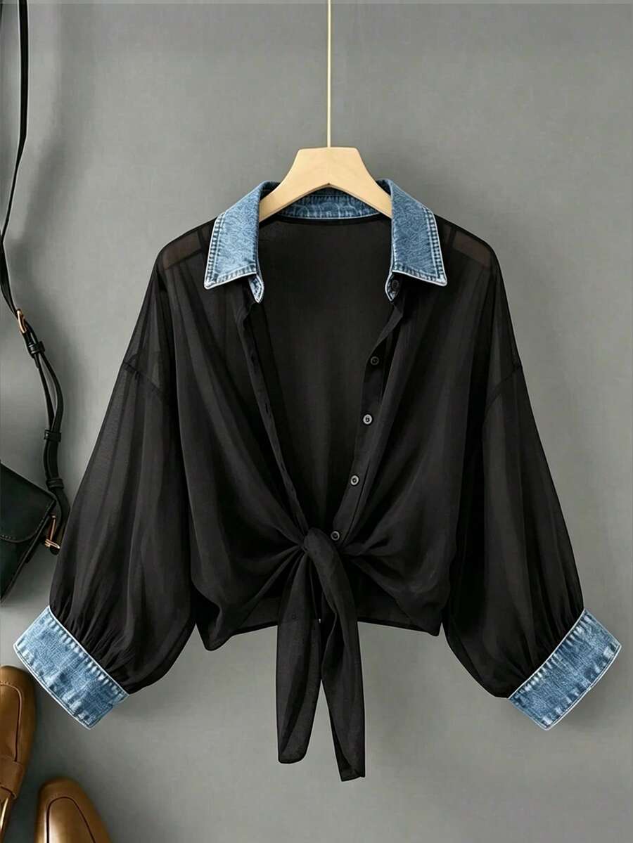SHEIN LUNE Áo sơ mi nữ cổ bẻ tay raglan phối màu xanh, thắt nơ trước, thiết kế cúc, chất liệu bán xuyên thấu, phong cách tối giản thanh lịch lãng mạn, áo blouse trắng mặc đi làm, đi chơi, hẹn hò, du lịch mùa hè - màu đen - Xem 1