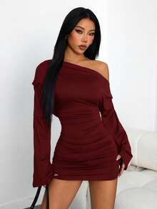 SHEIN PETITE 女款時尚性感素色不對稱領口迷你洋裝 - 酒紅色 - 查看 7