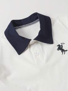 SHEIN Playful Pals 小男孩騎士圖案印花拼接配色短袖鈕扣半開襟 Polo 衫與破洞牛仔短褲 2 件組 - 彩色 - 查看 4