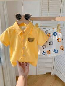 SHEIN Bộ 2 món cho bé trai và trẻ chập chững họa tiết gấu vui nhộn, áo ngắn tay mở trước và quần short, màu vàng pastel, phong cách thường ngày mùa hè đi dạo phố - Nhiều màu - Xem 3