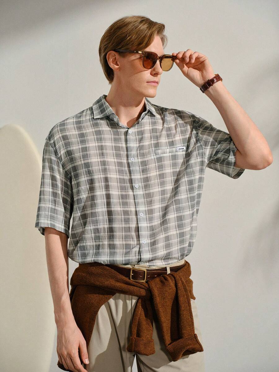 Men Fashionable Casual Plaid Loose Short Sleeve Shirt, Woven, Collar Grey, With Button Front & Pocket, Old Money & Boyfriend - Grey - View 1