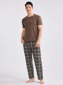 SHEIN Provexi 男士素色短袖上衣與格紋長褲睡衣套裝 - 咖啡棕 - 查看 7