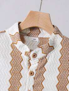 2pcs/Set Teenage Boys' Summer Casual Textured Striped Collared Shirt And Solid Color Pocket Pants Outfit, Suitable For Daily Wear, Outdoor, Travel, Photography, Spring/Summer 2026 New Fashion - Khaki - View 3