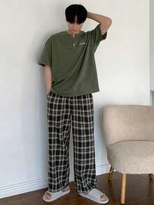 軍綠色