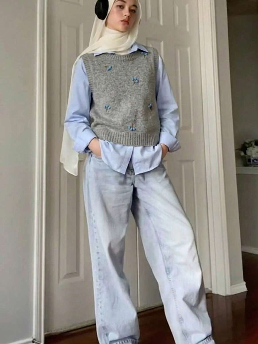 Solavon Women's Solid Color Embroidered Crew Neck Sweater Vest In Fall/Winter - Grey - View 1