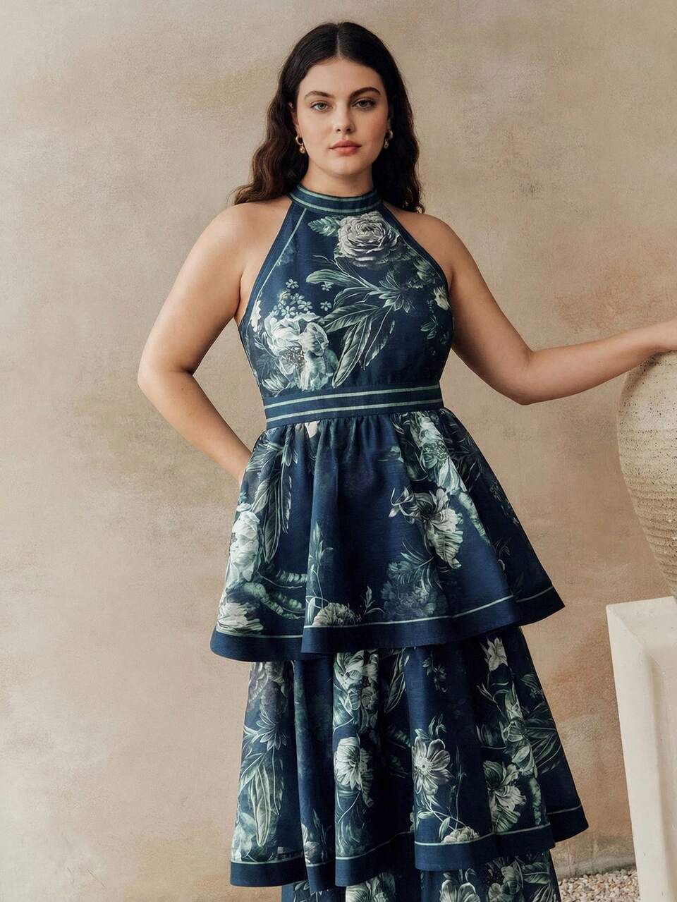 Vestido largo elegante y romántico sin mangas con estampado floral, cuello halter y lazo en la cintura, adecuado para vacaciones, Día de San Valentín, playa y fiestas