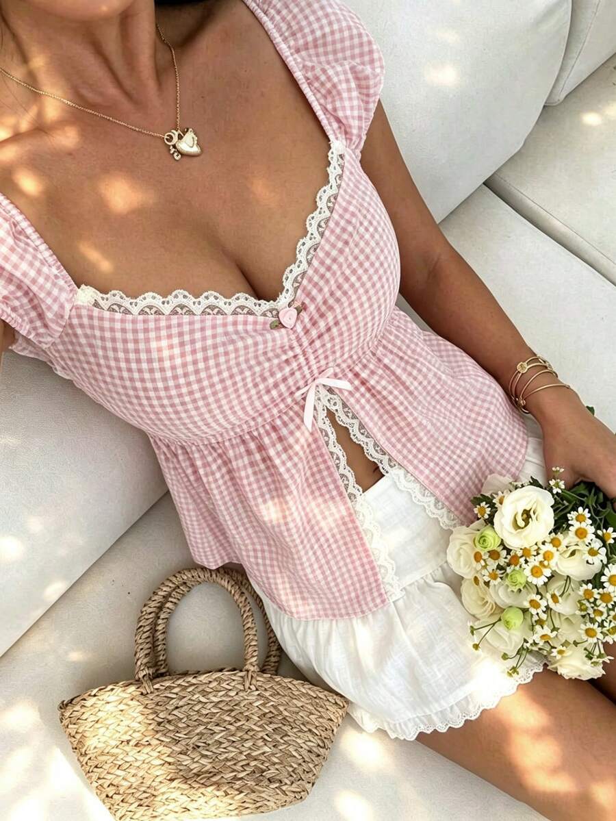 Sunnyshic Camisa Casual de Férias Feminina com Busto Franzido, Estampa Xadrez e Bainha com Fenda Lateral - Rosa chiclete - Visão 1